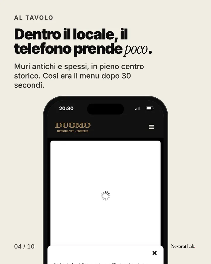 Slide 4 di 10: Al tavolo — Dentro il locale, il telefono prende poco. Muri antichi e spessi, in pieno centro storico. Così era il menu dopo 30 secondi.